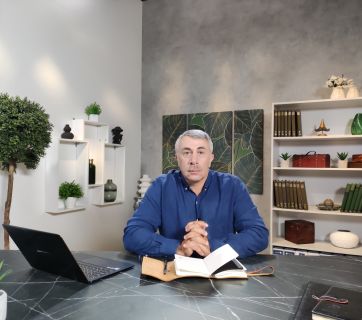 Доктор Комаровський