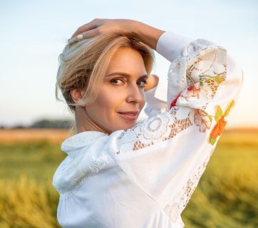 Зірки телеканалу СТБ привітали українців з Днем вишиванки