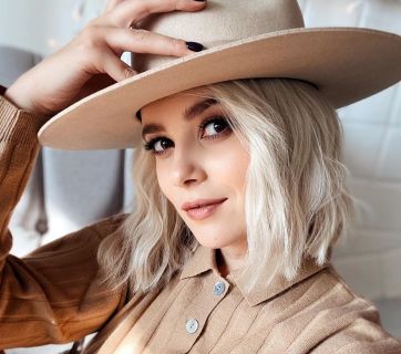 Міка Ньютон