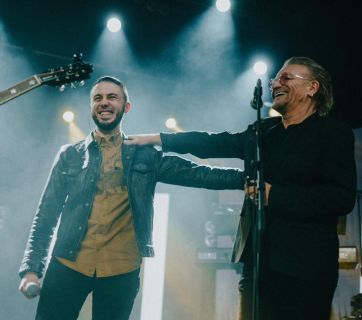 Боно та Едж з U2 вийшли на сцену під час концерту гурту Антитіла в Лондоні