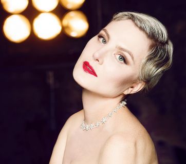 Как они похожи! Рената Литвинова показала взрослую дочь Ульяну