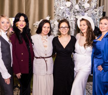 бранч Connecting Women