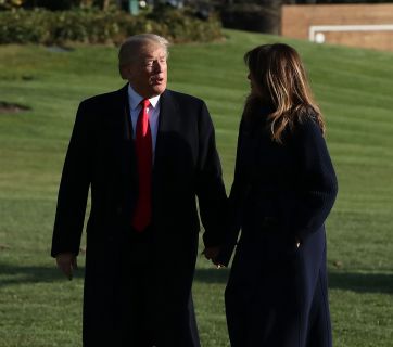 Забудем все обиды: Дональд и Мелания Трамп не скрывают нежных чувств друг к другу