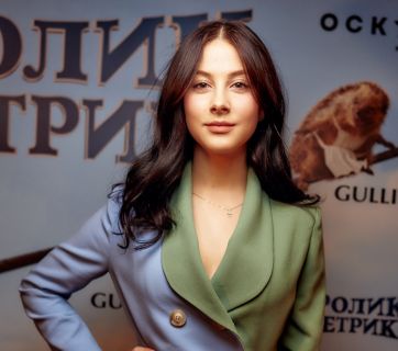 Солистка группы ВИА Гра Анастасия Кожевникова на премьере мультфильма Кролик Петрик