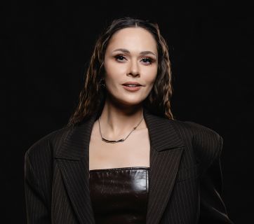 Юлия Санина
