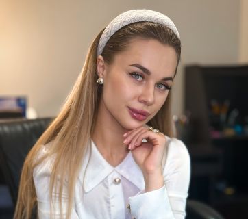 Анастасія Жужгіна
