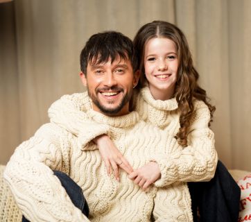 Albina І Serafyn підвели підсумки року в різдвяній відеороботі