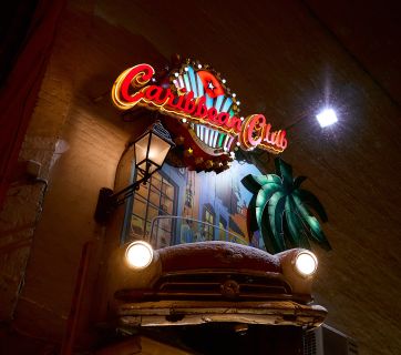 Caribbean Club і Pepper’s Club