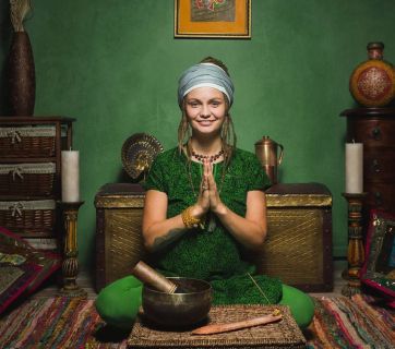 Чому традиційна хатха-йога знову стає опорою для сучасної людини. Власний досвід Марії Фандєєвої