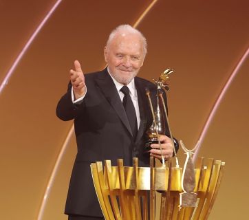 Энтони Хопкинс в 88 лет начинает новую карьеру: оскароносный актер выпустит дебютный альбом