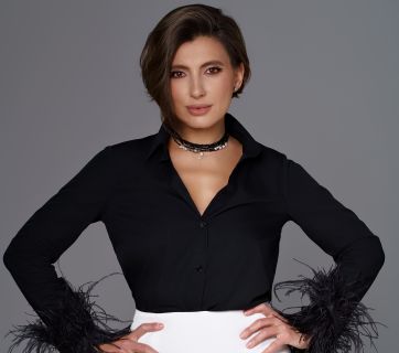 Елена Адамова