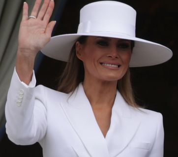 Мелания Трамп в белом