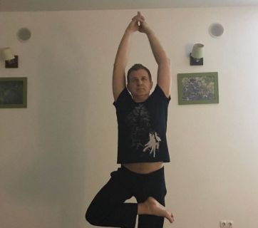 Yoga time: Юрий Горбунов восхитила гибкостью