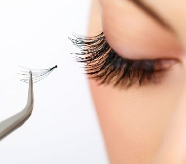 Lashes growing