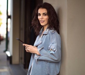 Сати Казанова уехала работать на Бали