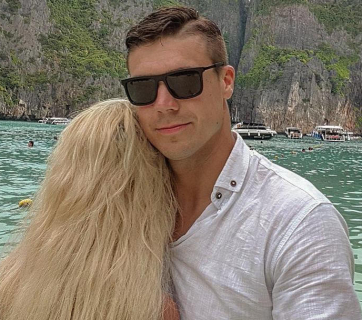 Экс-"Холостяк" Дмитрий Черкасов отдыхает в Таиланде с таинственной блондинкой