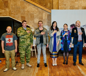 герої АТО на відкритті фотовиставки "Переможці"