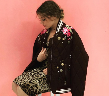 Fashion girl: дочь Ольги Фреймут засыпала сеть стильными фото на отдыхе в Эмиратах