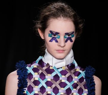 Viktor & Rolf представили коллекцию, от которой невозможно отвести взгляд