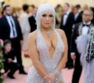 Дженнифер Лопес на Met Gala 2019