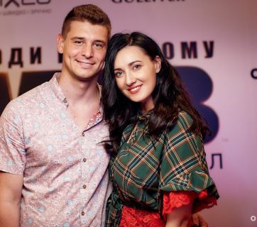 Дмитро Ступка, Яна Клочкова, Анна Трінчер на прем'єрі фільму "Люди в чорному: Інтернешнл"