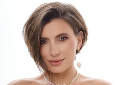 Лена Адамова