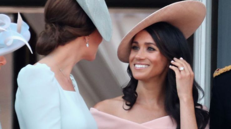 Меган Маркл в бледно-розовом платье от Carolina Herrera