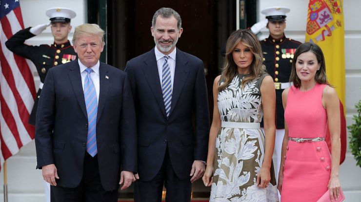 Мелания Трамп в платье из круизной коллекции Valentino