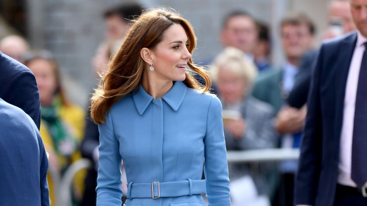 Кейт Миддлтон в голубом пальто Alexander McQueen