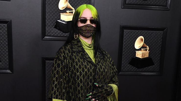 Билли Айлиш в костюме от Gucci