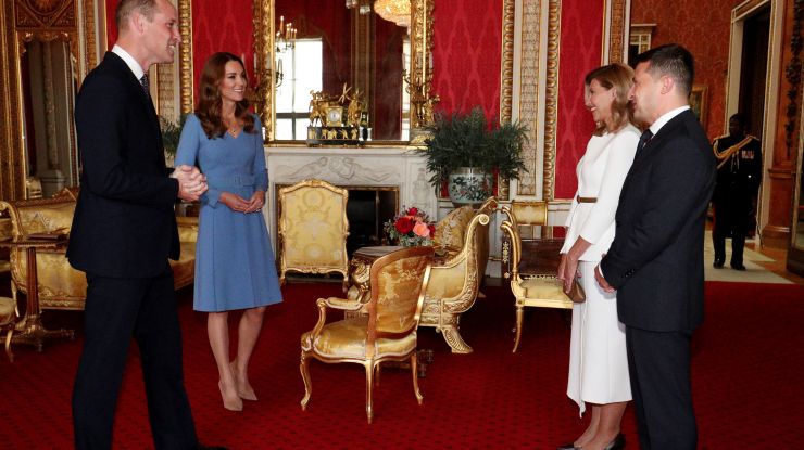 Кейт Миддлтон в платье Emilia Wickstead на встрече с Еленой и Владимиром Зеленскими