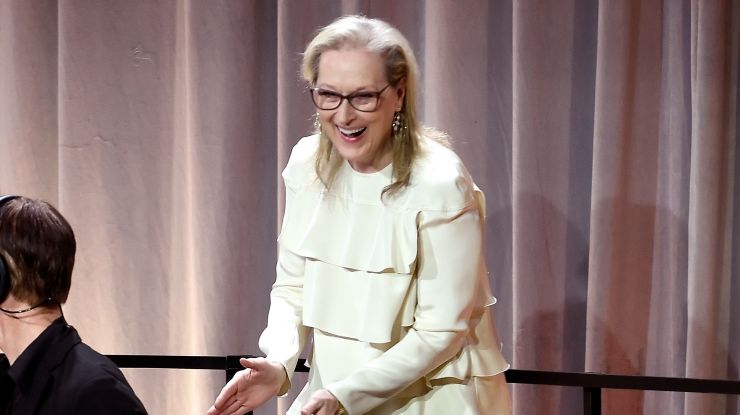 Мерил Стрип в игривом белом платье