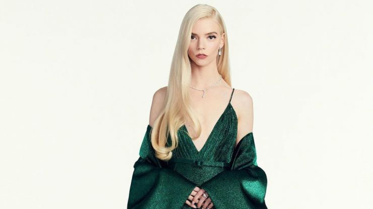 Аня Тейлор-Джой в изумрудном платье Dior на церемонии «Золотой глобус 2021»