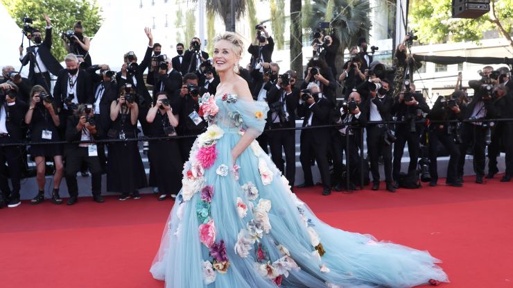 Канны-2021: Шэрон Стоун в платье Dolce & Gabbana