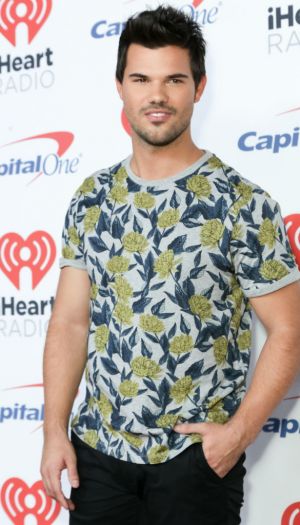 Тейлор Лотнер