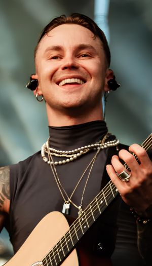 Артем Пивоваров