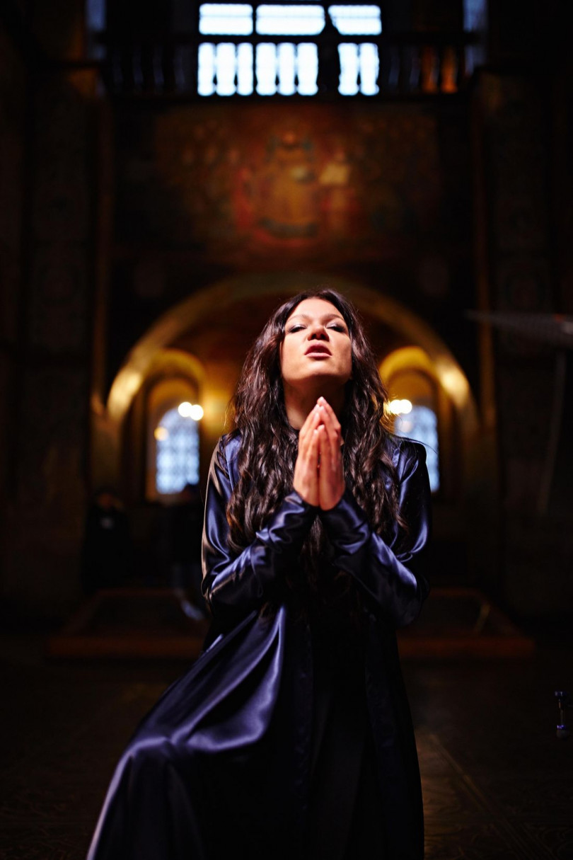 Руслана записала уникальную украинскую молитву