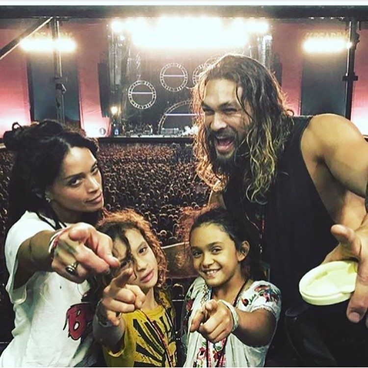 Джейсон Момоа и Лиза Боне с детьми