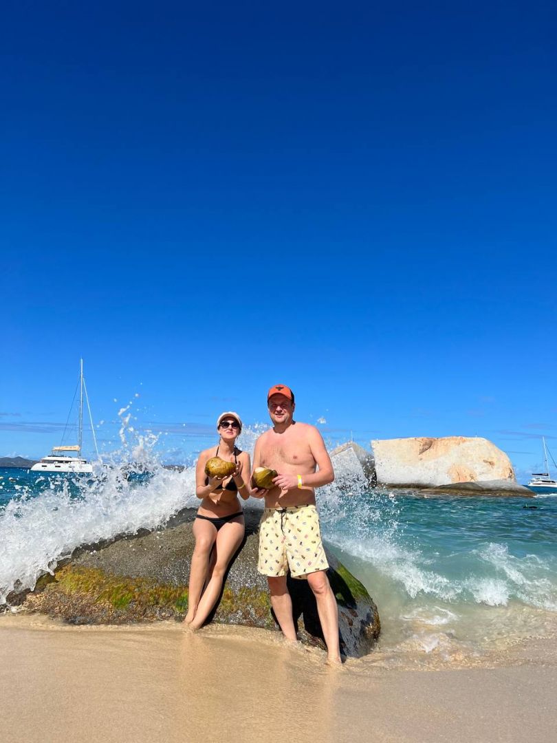 Виктор Бронюк и его жена отдыхают на Карибах