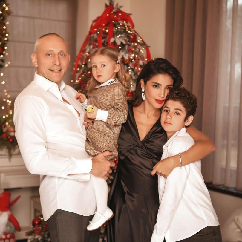 Санта Дімопулос та Ігор Кучеренко з дітьми