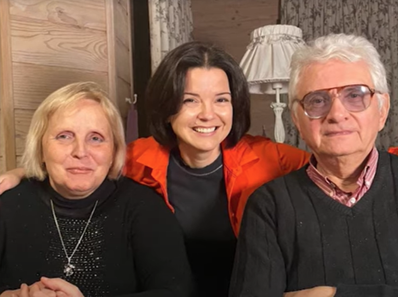 Марічка Падалко з батьками