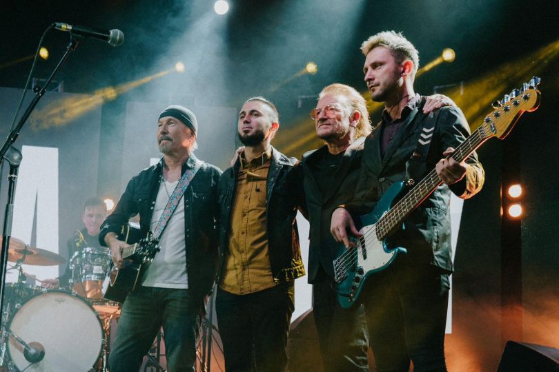 Боно та Едж з U2 вийшли на сцену під час концерту гурту Антитіла в Лондоні