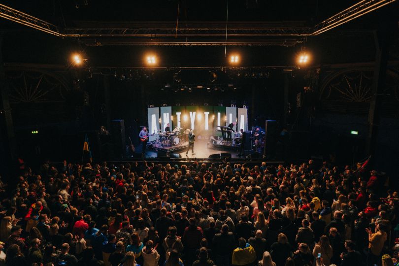 Боно та Едж з U2 вийшли на сцену під час концерту гурту Антитіла в Лондоні