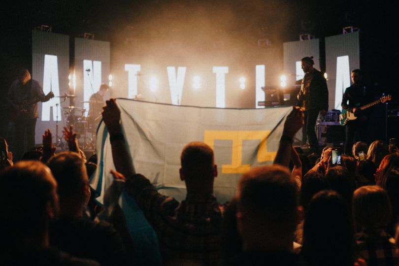 Боно та Едж з U2 вийшли на сцену під час концерту гурту Антитіла в Лондоні