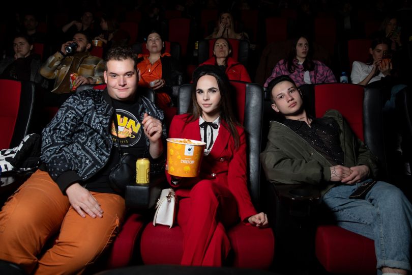 Нова квір-романтична комедія «Пілліон» із Александером Скашгордом та Гаррі Меллінґом - Фото №2