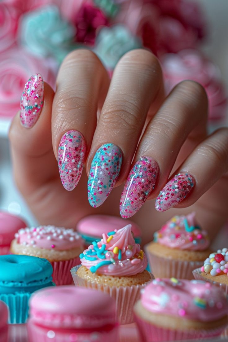 Маникюр на Пасху: топ-10 идей, которые дополнят ваш праздничный образ - Фото №18