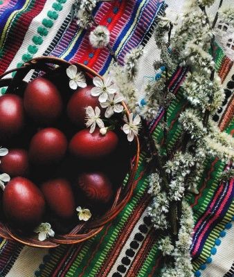 Чим пофарбувати яйця на Великдень: топ-7 натуральних барвників - Фото №1