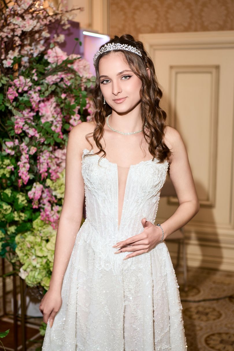 Анастасія Моляр, старша сестра. Родина ДБСТ 10 дітей