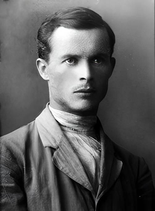 Олександр Довженко: історія українського режисера, якого відзначив Чарлі Чаплін - Фото №3