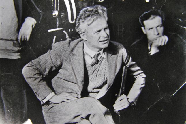 Олександр Довженко: історія українського режисера, якого відзначив Чарлі Чаплін - Фото №8